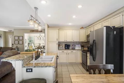 Kitchen - 1127 W Mccafferty St, Nixa, MO 65714 photo 3 of 6