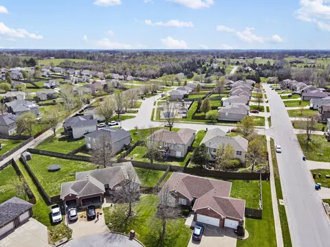 View/Area - 1127 W Mccafferty St, Nixa, MO 65714 photo 1 of 4