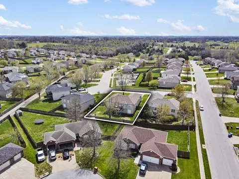 View/Area - 1127 W Mccafferty St, Nixa, MO 65714 photo 2 of 4