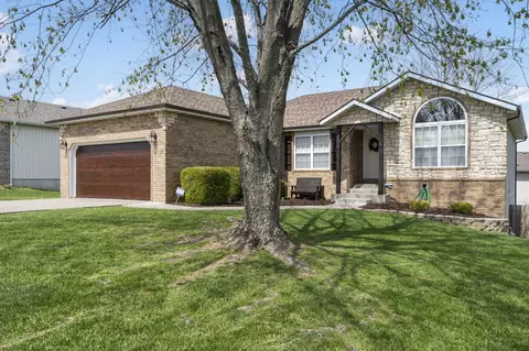 Exterior - 1127 W Mccafferty St, Nixa, MO 65714 photo 4 of 11