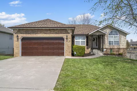 Exterior - 1127 W Mccafferty St, Nixa, MO 65714 photo 2 of 11