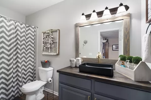 Bath - 1127 W Mccafferty St, Nixa, MO 65714 photo 5 of 5