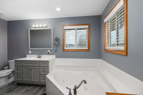 Bath - 615 Sarah Ct, Willard, MO 65781 photo 4 of 6