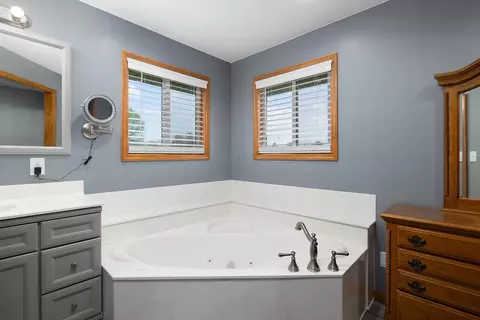 Bath - 615 Sarah Ct, Willard, MO 65781 photo 3 of 6