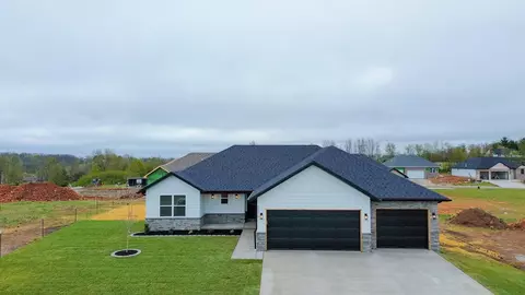 2215 W Braxton Ct, Ozark, MO 65721 photo 2