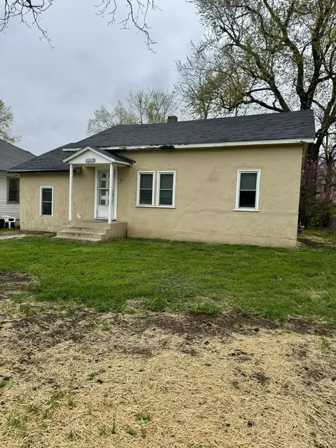 1461 E Mcgee St, Springfield, MO 65804