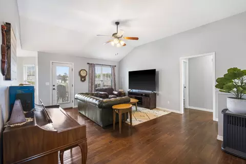 611 E Sugar Mill Ct, Ozark, MO 65721 photo 3