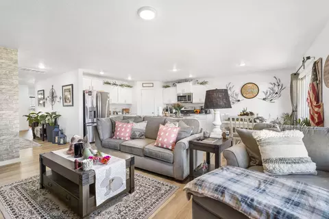 Living - 1148 E Manitou Ct, Nixa, MO 65714 photo 3 of 10