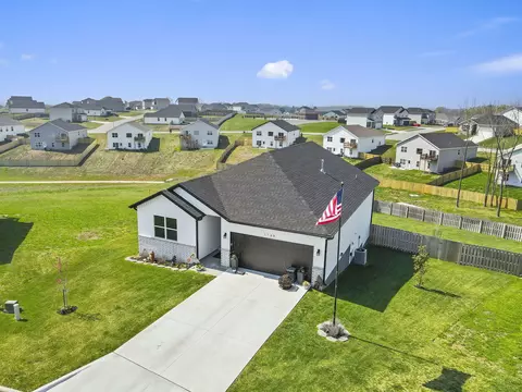 Exterior - 1148 E Manitou Ct, Nixa, MO 65714 photo 16 of 17