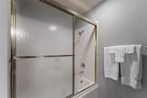 Bath - 169 Highland Dr #7, Branson, MO 65616 photo 2 of 4
