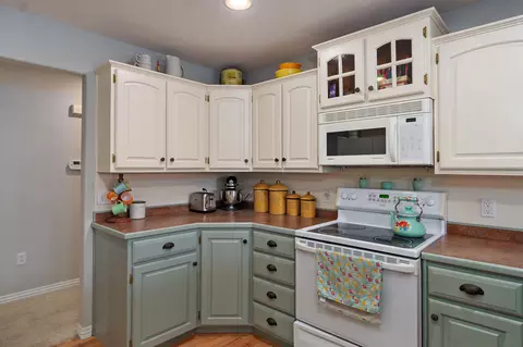 Kitchen - 5520 N 12th Ave, Ozark, MO 65721 photo 3 of 5
