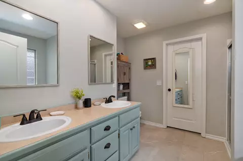 Bath - 5520 N 12th Ave, Ozark, MO 65721 photo 1 of 3