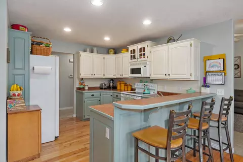 Kitchen - 5520 N 12th Ave, Ozark, MO 65721 photo 2 of 5