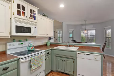 Kitchen - 5520 N 12th Ave, Ozark, MO 65721 photo 4 of 5