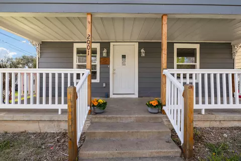 2001 N Pickwick Ave, Springfield, MO 65803