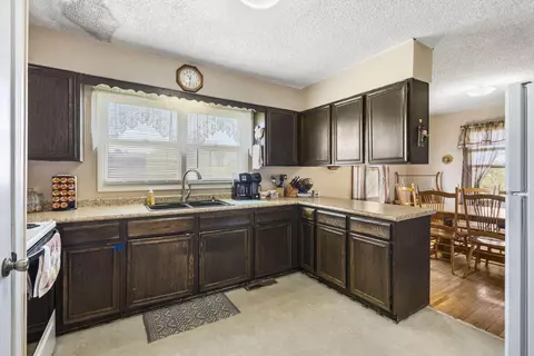 124 Jones Ln, Clever, MO 65631 photo 9