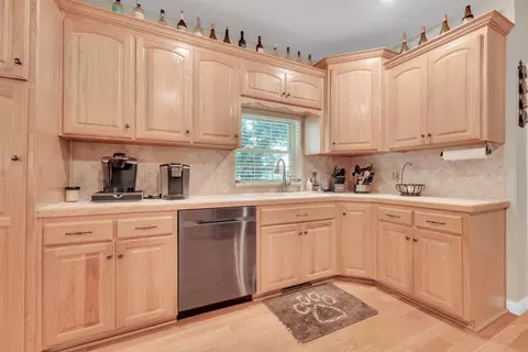Kitchen - 2284 W Hicks Rd, Nixa, MO 65714 photo 2 of 4