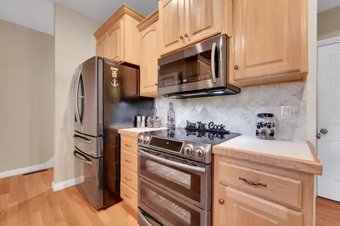 Kitchen - 2284 W Hicks Rd, Nixa, MO 65714 photo 3 of 4