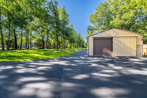Exterior - 2284 W Hicks Rd, Nixa, MO 65714 photo 4 of 13