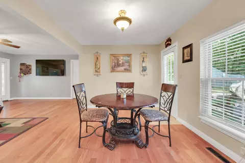 Dining - 2284 W Hicks Rd, Nixa, MO 65714 photo 2 of 2