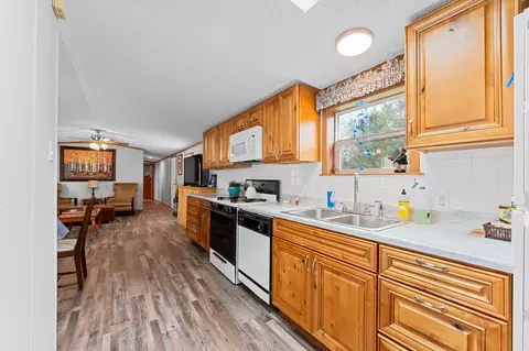 Kitchen - 23590 State Hwy 39, Shell Knob, MO 65747 photo 6 of 8