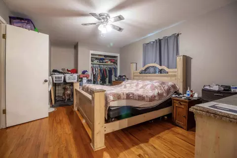 Bedroom - 2318 S Linden Ave, Springfield, MO 65804 photo 5 of 9