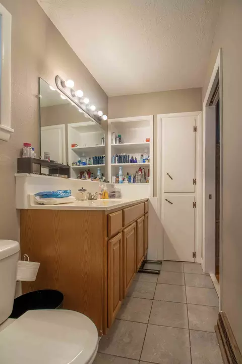 Bath - 2318 S Linden Ave, Springfield, MO 65804 photo 4 of 8