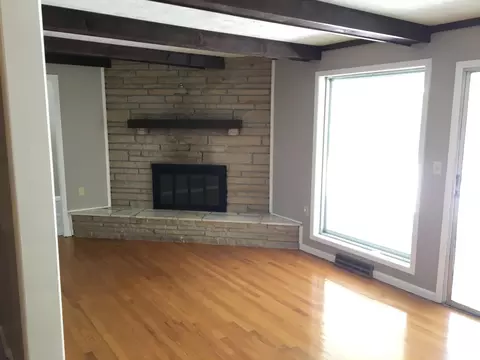Living - 2318 S Linden Ave, Springfield, MO 65804 photo 2 of 3