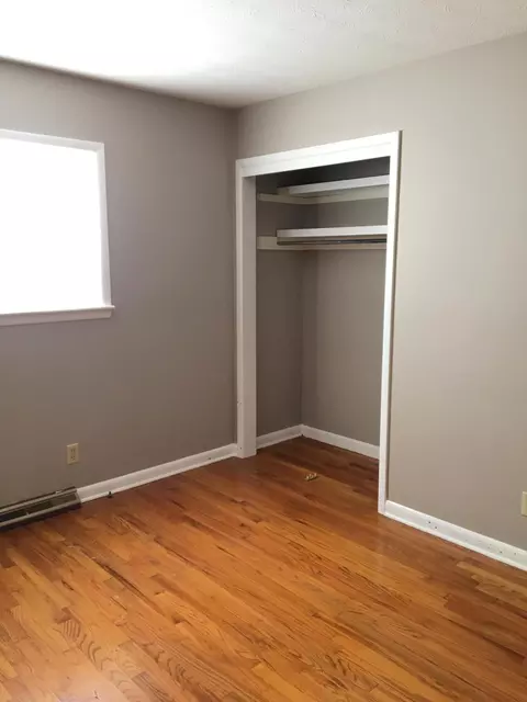 Bedroom - 2318 S Linden Ave, Springfield, MO 65804 photo 8 of 9