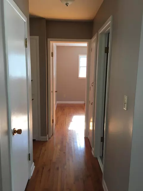 Entry Way - 2318 S Linden Ave, Springfield, MO 65804 photo 5 of 6