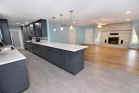 940 N Pine St, Marshfield, MO 65706 photo 5