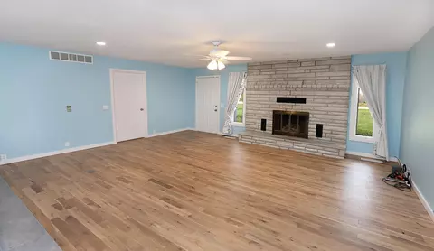940 N Pine St, Marshfield, MO 65706 photo 3