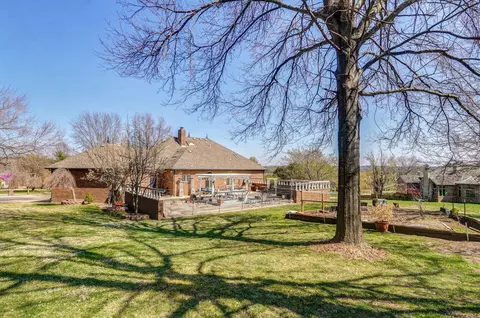 Exterior - 3870 E Pond Apple Dr, Springfield, MO 65809 photo 11 of 18