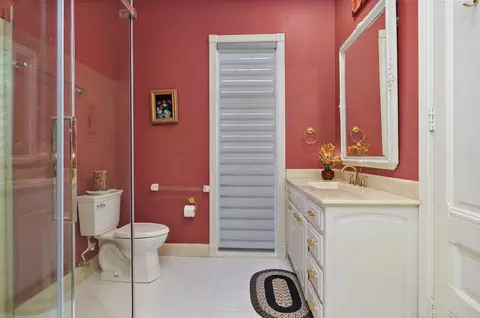 Bath - 3870 E Pond Apple Dr, Springfield, MO 65809 photo 6 of 8