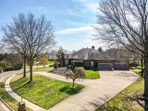 Exterior - 3870 E Pond Apple Dr, Springfield, MO 65809 photo 2 of 18