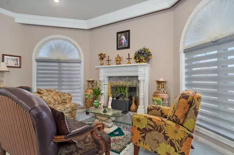 Living - 3870 E Pond Apple Dr, Springfield, MO 65809 photo 7 of 12