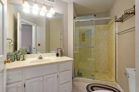 Bath - 3870 E Pond Apple Dr, Springfield, MO 65809 photo 7 of 8