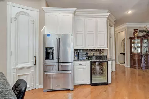 Kitchen - 3870 E Pond Apple Dr, Springfield, MO 65809 photo 3 of 6