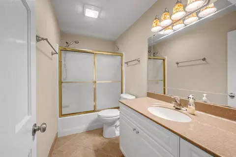 Bath - 5102 N Graybrooke Dr, Ozark, MO 65721 photo 4 of 4