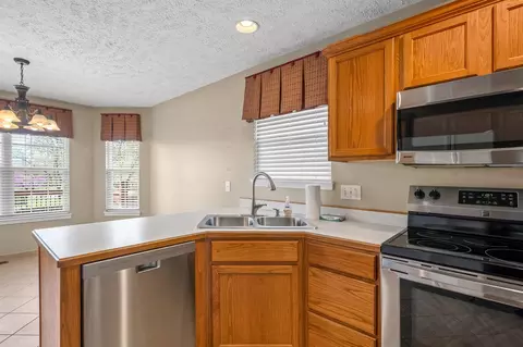 Kitchen - 5102 N Graybrooke Dr, Ozark, MO 65721 photo 3 of 5