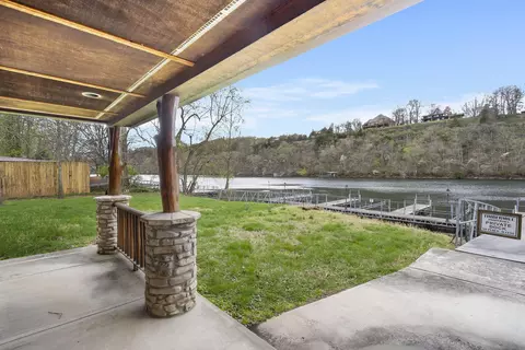 Exterior - 327 Valencia Rd #3 & 4, Branson, MO 65616 photo 5 of 7