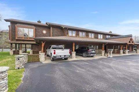 Exterior - 327 Valencia Rd #3 & 4, Branson, MO 65616 photo 2 of 7