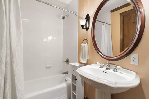 Bath - 327 Valencia Rd #3 & 4, Branson, MO 65616 photo 1 of 5