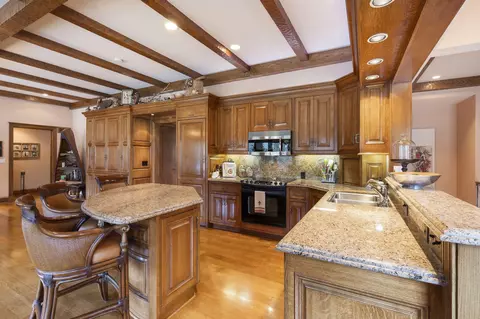 Kitchen - 327 Valencia Rd #3 & 4, Branson, MO 65616 photo 2 of 4