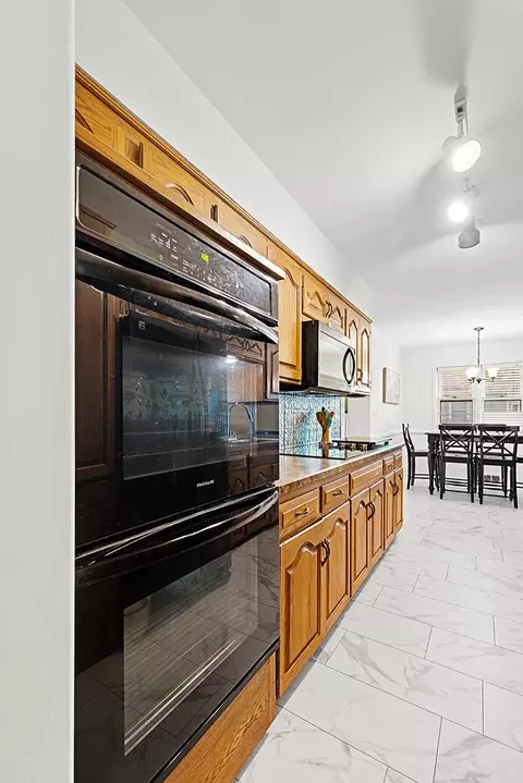 Kitchen - 2165 E Langston St, Springfield, MO 65804 photo 4 of 9