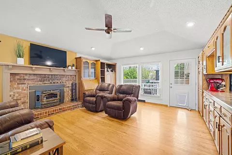 Living - 2165 E Langston St, Springfield, MO 65804 photo 6 of 10
