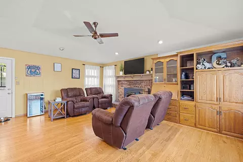 Living - 2165 E Langston St, Springfield, MO 65804 photo 7 of 10