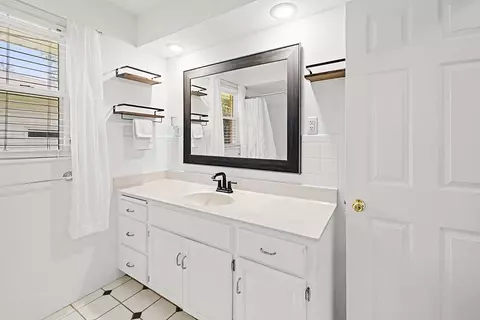 Bath - 2165 E Langston St, Springfield, MO 65804 photo 2 of 5