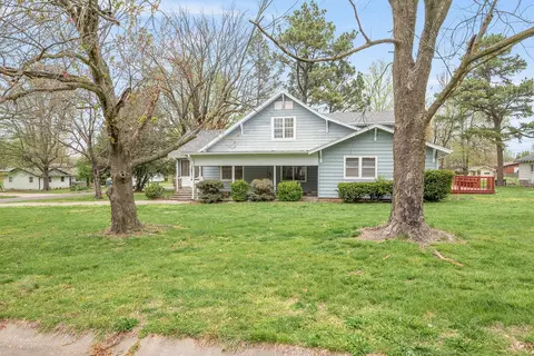 Exterior - 1205 13th Street St, Monett, MO 65708 photo 4 of 8