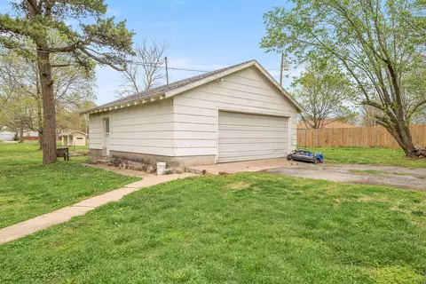 Exterior - 1205 13th Street St, Monett, MO 65708 photo 5 of 8